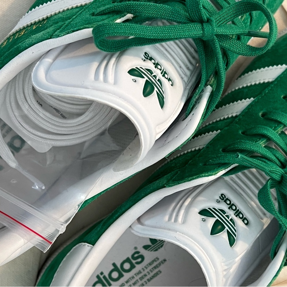 ADIDAS Gazelle Sneaks